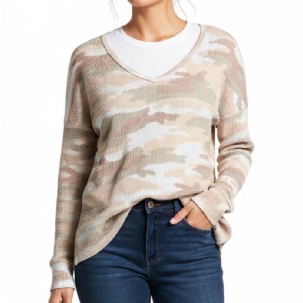 American Eagle Pink Camo Soft Thermal Waffle Knit V-Neck Long Sleeve Top Size L